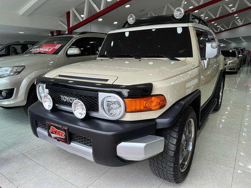 Imagen 1 de 12 de Toyota Fj .