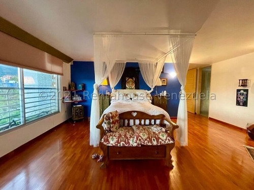 Imagen 2 de 14 de Apartamento Venta Los Palos Grandes Mls #22-12789 Elegante Apartamento Con Cómoda Y Relajante Terraza Con Vista Panorámica, Posee Pisos De Mármol, 5 Habitaciones Más 2 De Servicio