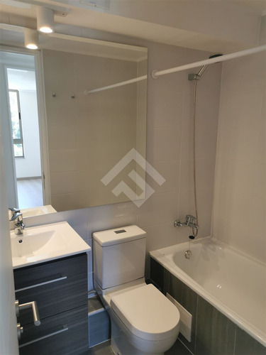 Departamento En Venta De 2 Dorm. 2 Baños Metro Plaza Maipú