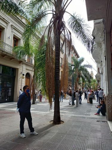 Excelente Local Frente A La Plaza Matriz Ubicación Premium (ref: Ksk-355)