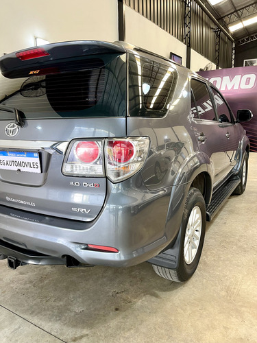Toyota Hilux SW4 3.0 Srv Cuero I 171cv 4x4 5at