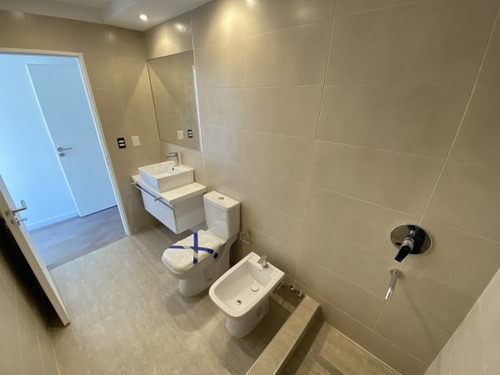 Depto. 3 Amb. C/cochera - 102,7m2 Totales