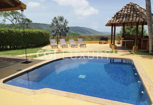 Cgi+ Luxury Ofrece En Alquiler Vacacional Villa Retiro