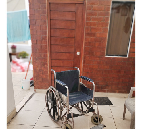 Vendo Silla De Ruedas Plegable. Usada Precio Negociabl