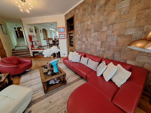 Excelente Casa De 4 Dormitorios En Los Almendros Reñaca