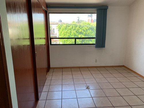 Imagen 4 de 14 de Vendo Casa A Unos Pasos De Luna Parc