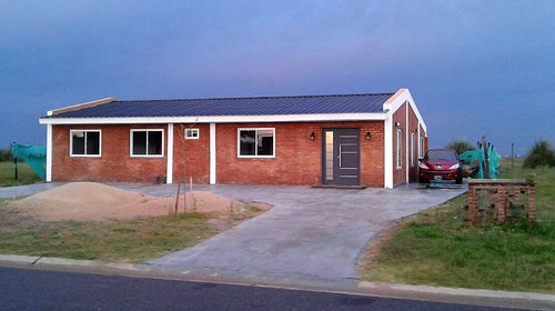 Hermosa Casa 2 Dormitorios-  Construcción En 30 Dias- Construcción Tradicional