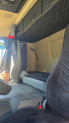 Scania P360 4x2 2014/14 Susp A Ar Automatica
