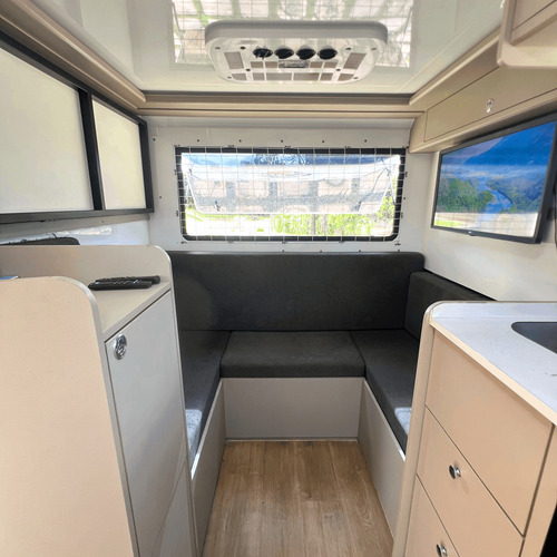 Trailer Motorhome Seminovo 2024 Compacto E Completo