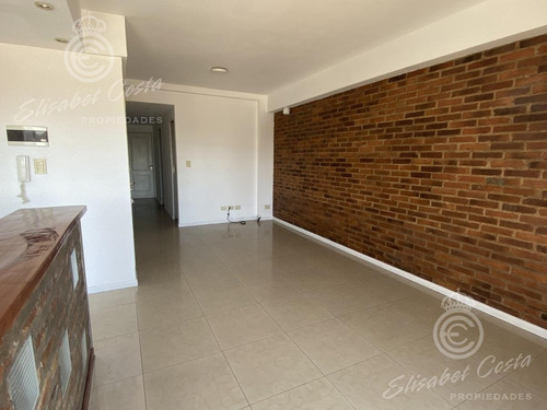 Imagen 9 de 22 de Semipiso De 3 Ambientes Al Frente Con Dos Balcones.