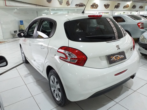 Peugeot 208 Active 1.5 2014
