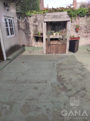 Imagen 5 de 10 de Casa De Pasillo Unico En Pichincha , Excelente Ubicación, Dos Plantas, A Reciclar