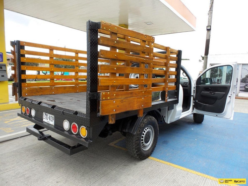 Imagen 16 de 25 de Volkswagen Amarok Tredline Estacas