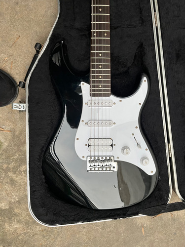 Yamaha Eg 112c Impecable Diestro Negro Palo De Rosa (Usado)