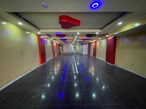 Local Comercial De 310 M2 Con Excelente Ubicación Y Flujo