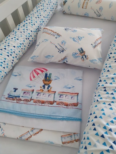 Imagem 2 de 2 de Kit Rolinho+ Kit Lençol 03 Peças Baby Joy Trends- Azul