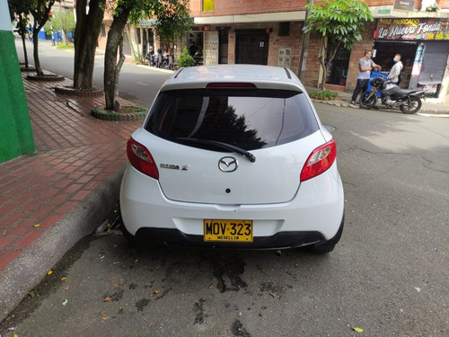 Imagen 11 de 15 de Mazda 2 Automático 1.500 5p