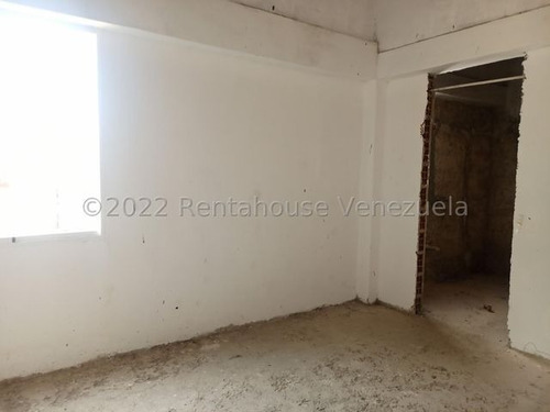 Imagen 10 de 15 de Casa En Venta El Marques 22-28733 Wolfgang Liaz 0414-132-24-22 0412-582-01-12