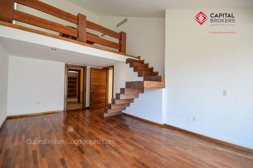 Casa De Lujo Con Alberca En El Palomar Sur
