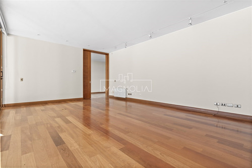 Casa En Venta De 6 Dorm. En Colina