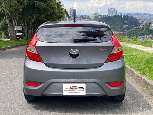 Hyundai I25 Hb Automático 2015