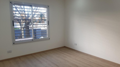 Imagen 10 de 15 de Duplex De 4 Ambientes Con Cochera En Ituzaingó Norte