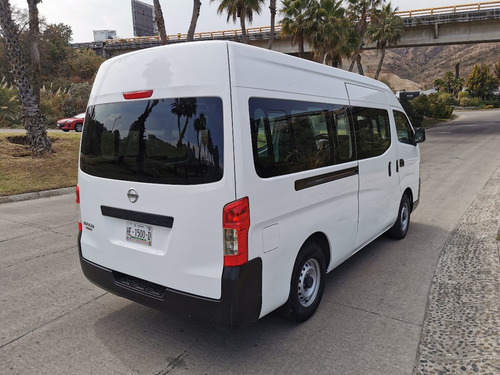 Imagen 8 de 13 de Nissan Urvan 2019 Ventanas Amplia