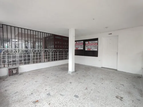 Casa En Arriendo En Avenida Libertadores. Cod A30663