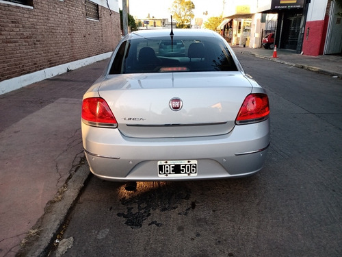 Imagen 2 de 9 de Fiat Linea 1.9 Essence Dualogic 2010