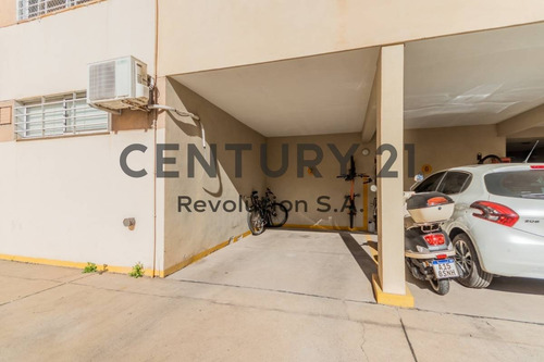 Imagen 14 de 16 de Vendo Departamento,2 Dormitorios Con Balcón Al Frente Y Cochera. Barrio Lourdes