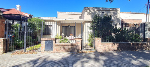 ¡imperdible! Casa De 3 Ambientes. Toda En Planta Baja. ¡inmejorable Zona De Florida Mitre!