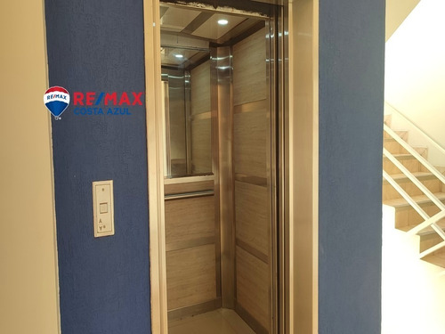 Imagen 2 de 16 de Se Vende Apartamento Con Vista Al Mar, Planta Elecrtica Total, En Tucacas, Edificio Marian Suite