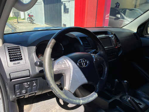Toyota Hilux SW4 3.0 Srv 7l 4x4 Aut. 5p