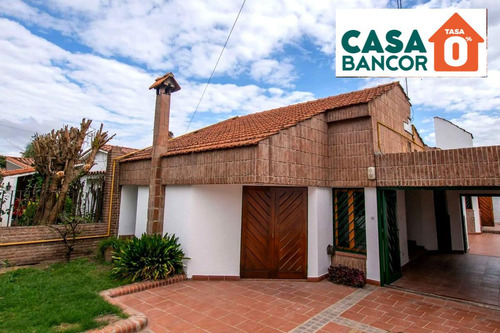 Casa 4 Dormitorios Apto Bancor Proxima A La Nuñez