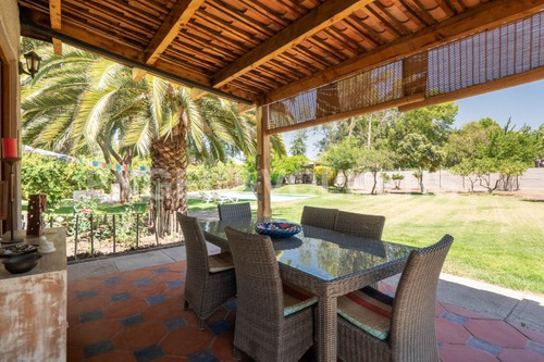 Casa Chilena, Excelente En Condominio