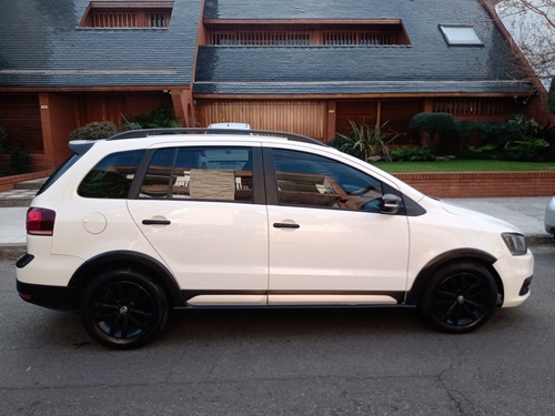 Imagen 6 de 15 de Volkswagen Suran Track 1.6 2017 Con Gnc 98.000 Kms