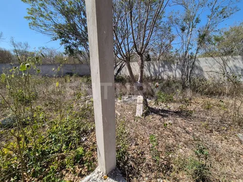 Residencia En Construcción, 1586 M2 De Terreno En Campo Bravo, Mérida, Yucatán.