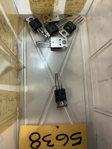 Triac 8 Amp 400 Voltios Nte 5608 To-220 Tic226 Tic226d