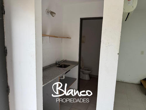 Local En Venta En Pilar, G.b.a. Zona Norte, Argentina