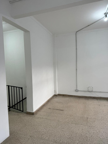 Local Comercial Con Subsuelo A Mts De Plaza Mitre
