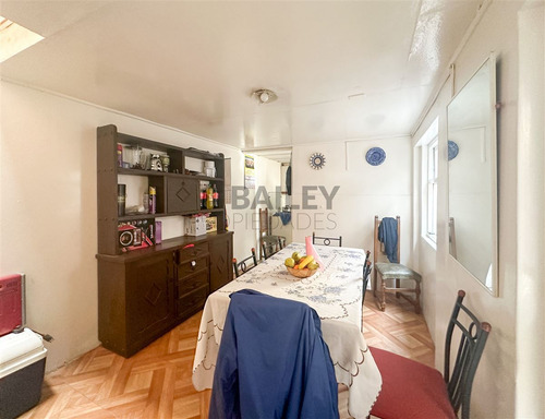Casa En Venta De 7 Dorm. En Concón