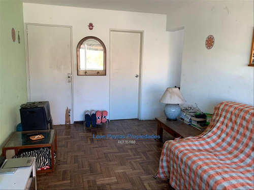 Apartartamento 2 Dormitorios, Piso Alto Al Frente. P.batlle