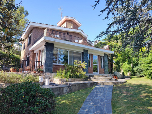 Casa En Rio Ceballos. Calle  Pasaje Los Ciruelos Y Urquiza Villa Los Altos