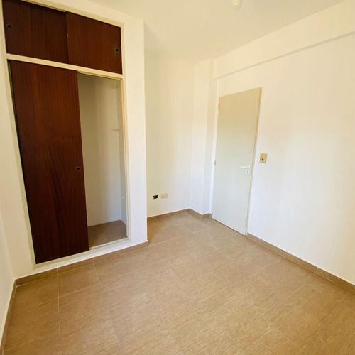 Departamento En Venta En Caseros