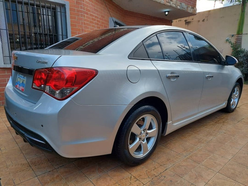 Imagen 3 de 10 de Chevrolet Cruze