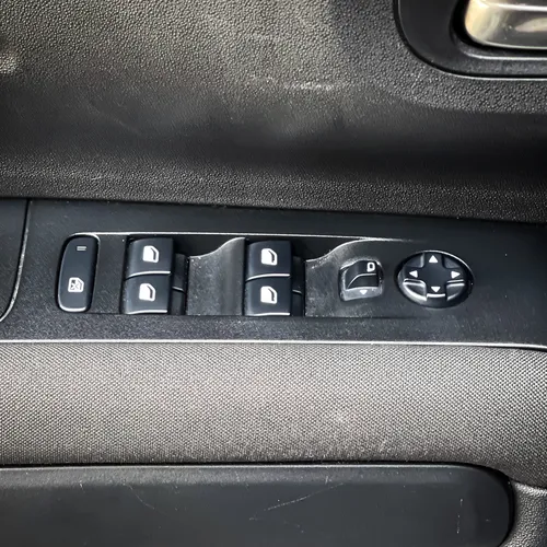 Citroën C4 Cactus 1.6 Shine Turbo Aut