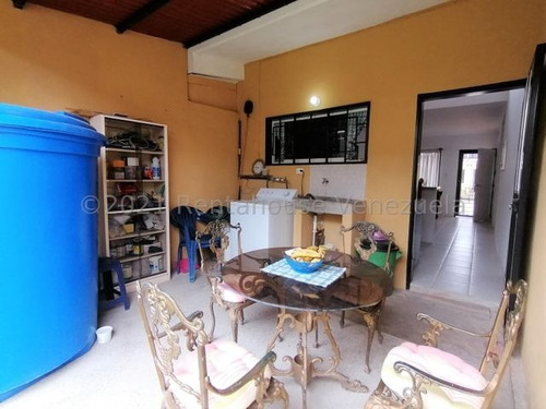 Imagen 22 de 30 de Casas En Venta El Amanecer Cabudare Lara. 3 Habitaciones 2 Baños 2 P/e Cod # 22 - 7781 Katty Vasquez Rentahouse 412 - 1498654 Contactame! Excelente Precio De Oportunidad E Inversion. Negociable !!!