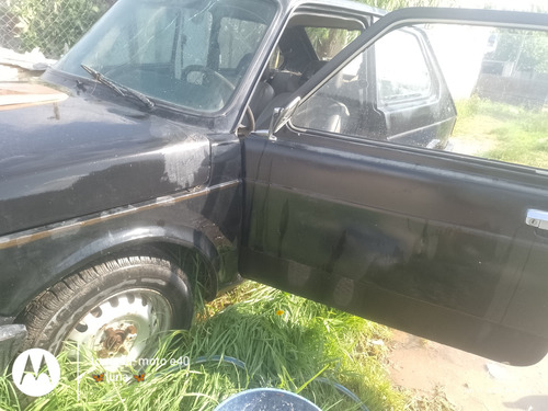 Auto Fiat 147 , Color Negro Algunos Detalles F.bateria