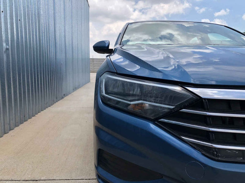 Imagen 13 de 15 de Volkswagen Jetta 2019 1.4 Trendline At