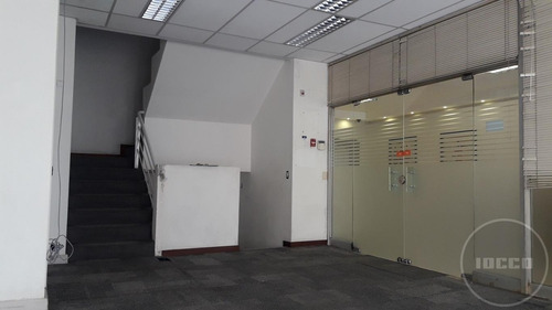 Imagen 8 de 17 de Local Y Oficinas Con Mejoras - En Ciudad Vieja Desarrollado En 3 Plantas